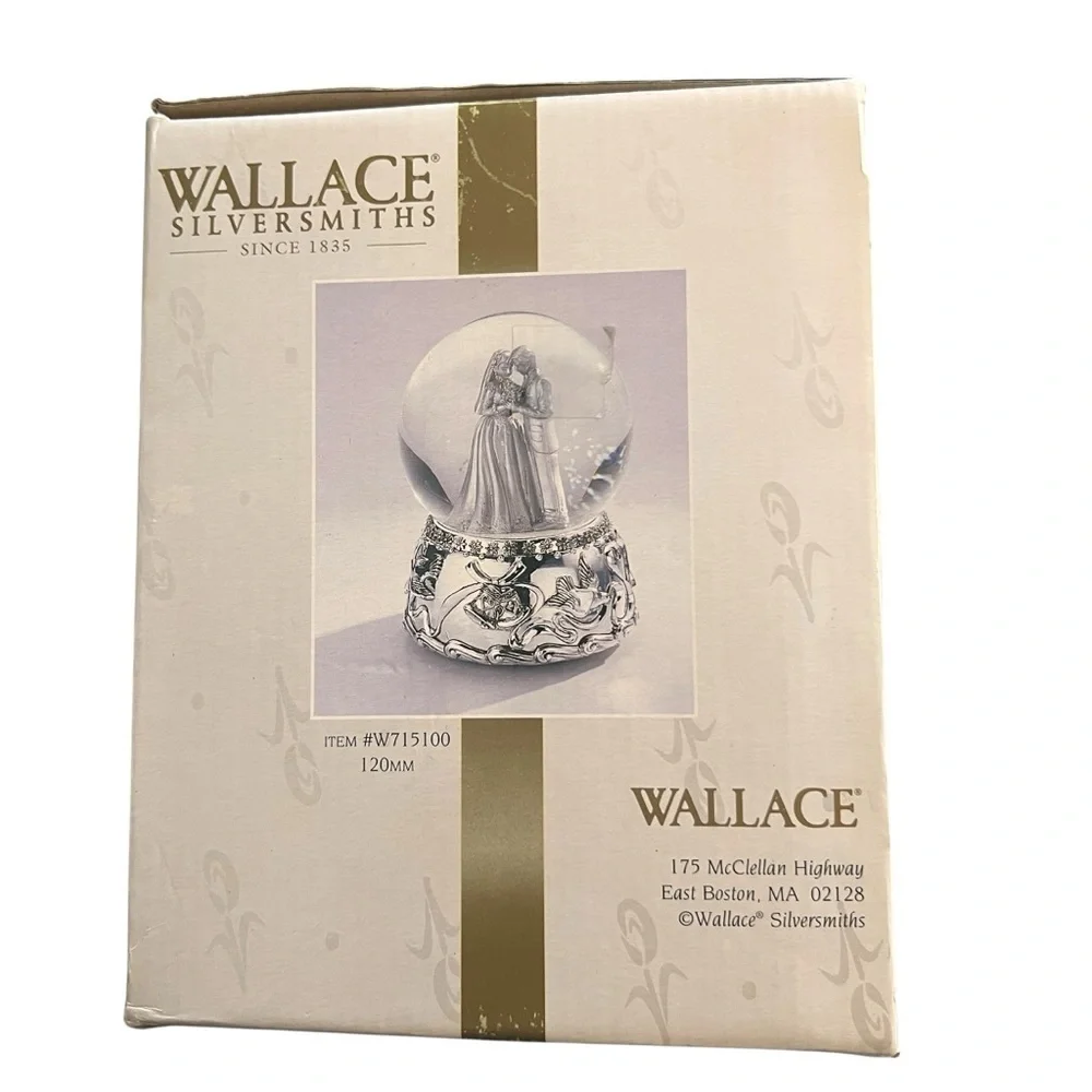 2001 Vintage Wallace Silversmith Musical Wedding Water Globe